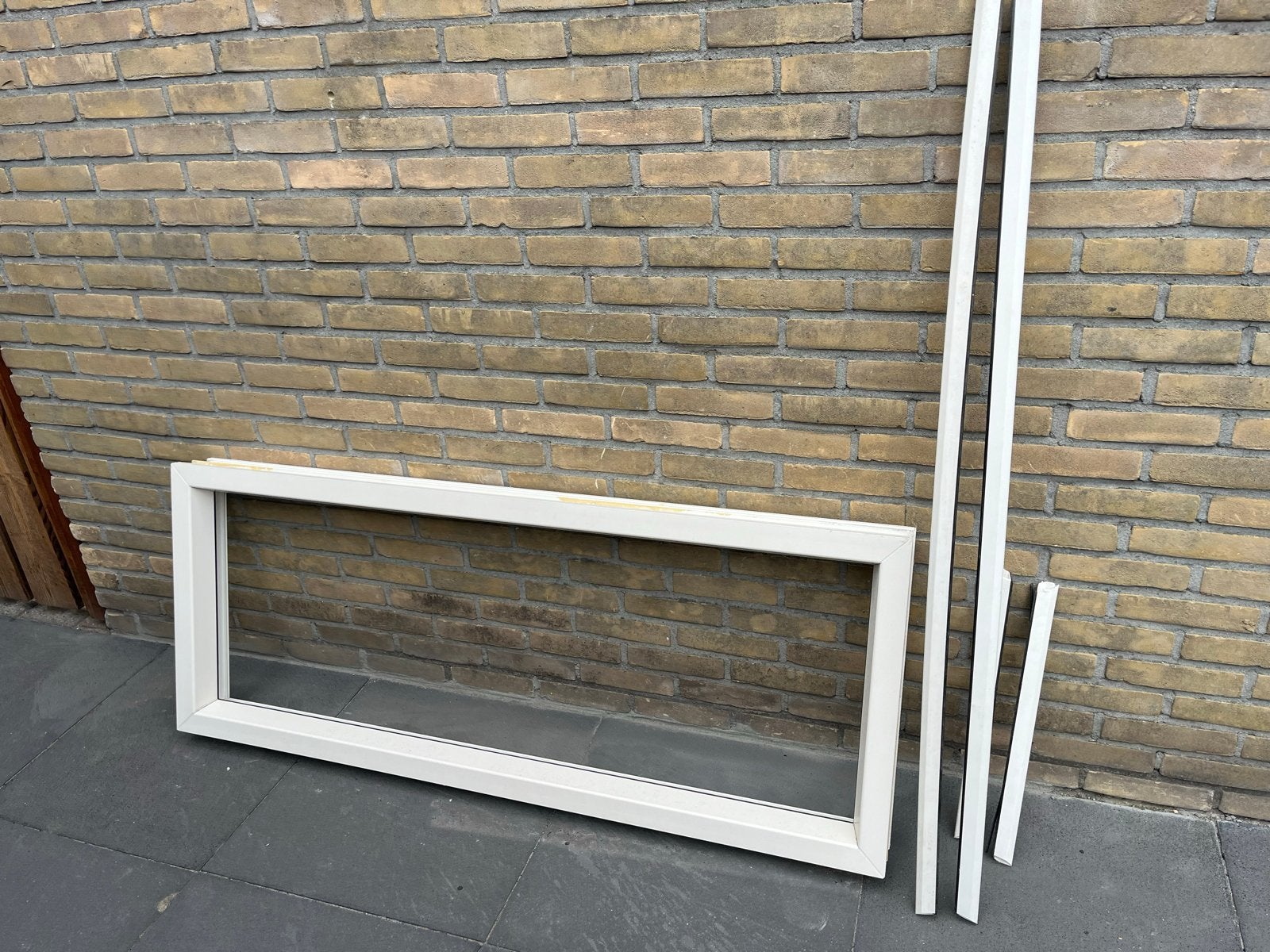 Kunststof kozijn met raam 153,5x60x11,5 cm (bxhxd), Ophalen, Gevelraam of Ruit, Gebruikt, Minder dan 80 cm