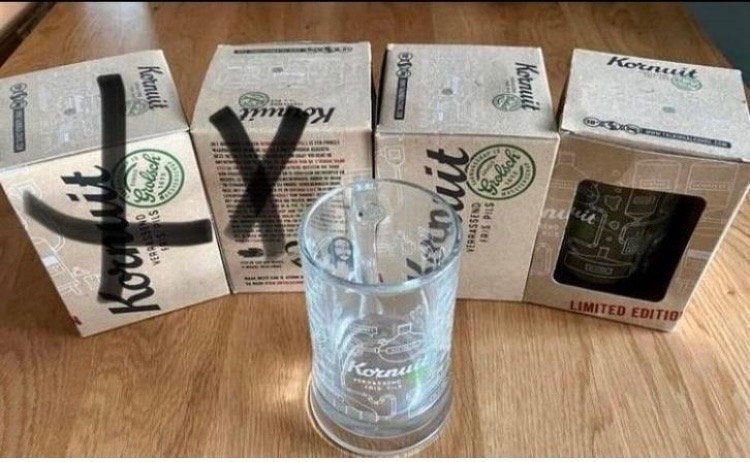 NIEUWE BIERGLAZEN 2 kornuit/4 Palm in doos, Verzamelen, Ophalen of Verzenden, Nieuw, Glas of Glazen, Palm