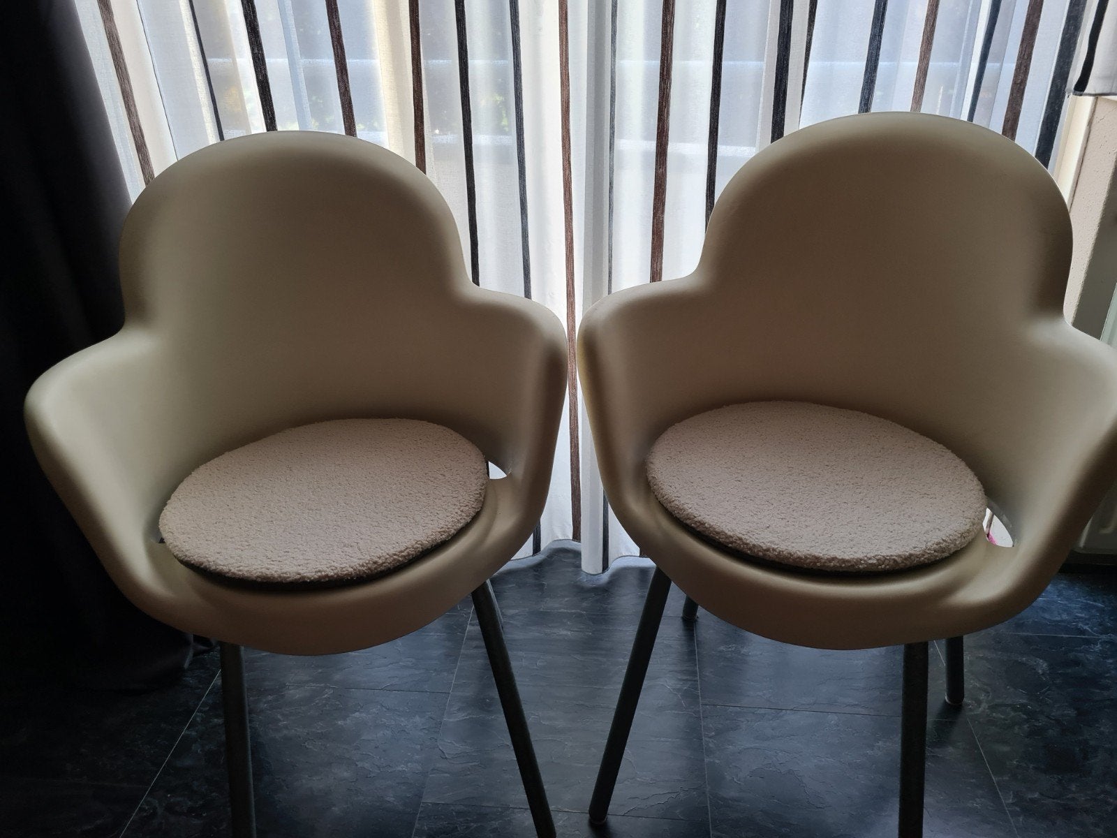 huisraad divers , stoelen , schilderijen, Ophalen, Overige kleuren, Kunststof, Vier