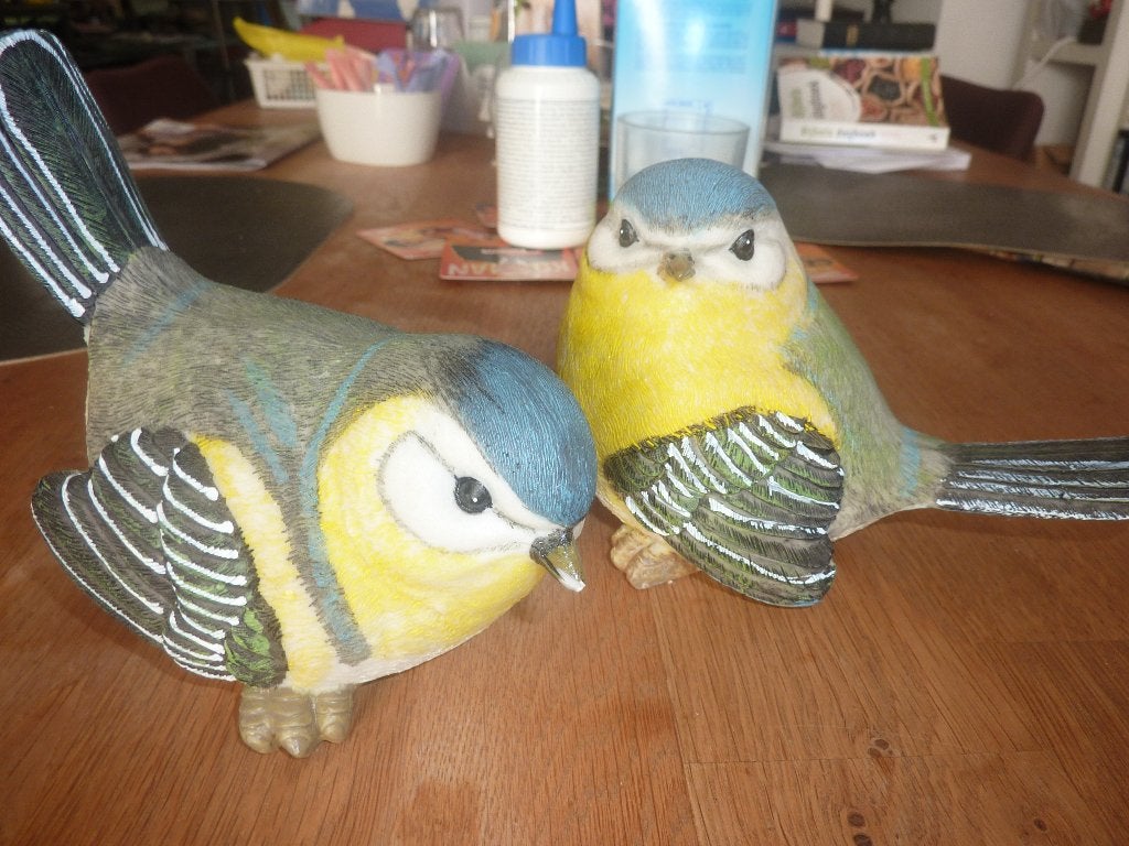 2 vrij grote vogeltjes voor in de vensterbank, Ophalen, Zo goed als nieuw, Steen/keramiek
