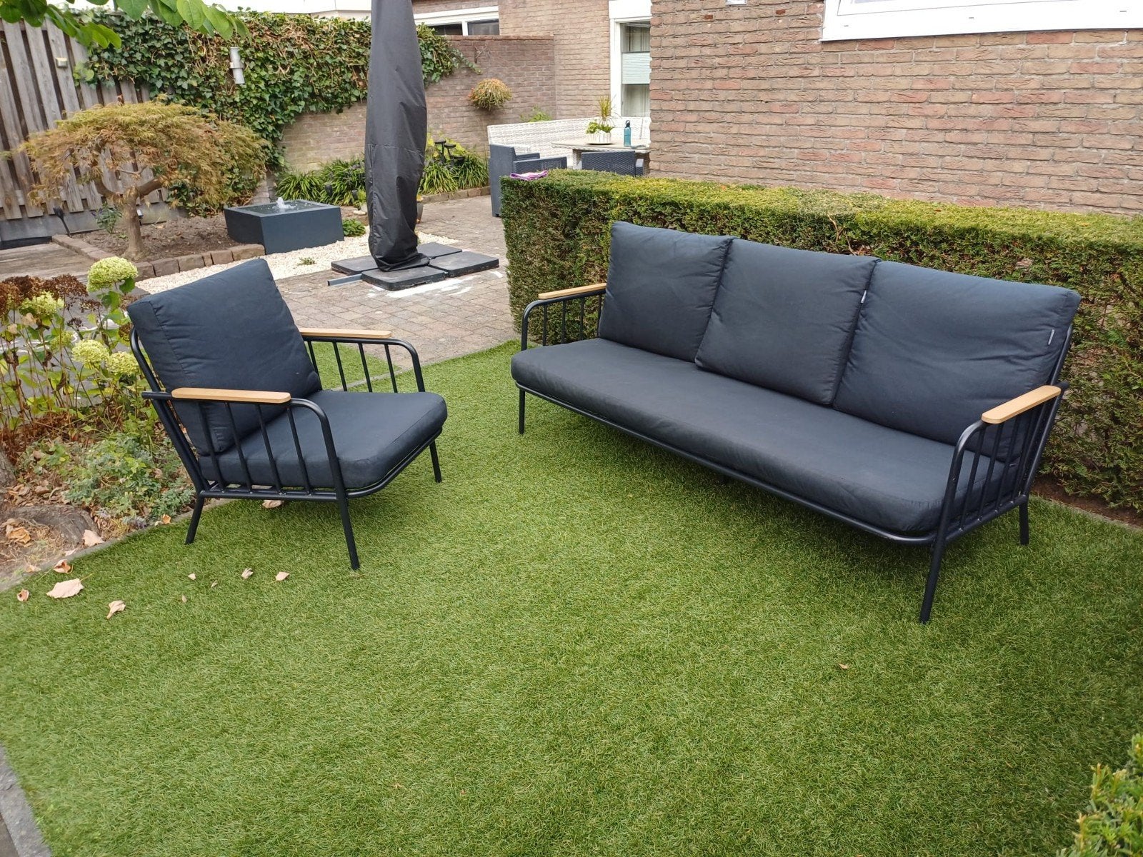 Tuinset Intratuin Zwarte bank en stoel, Ophalen, 4 zitplaatsen, Aluminium, Zo goed als nieuw