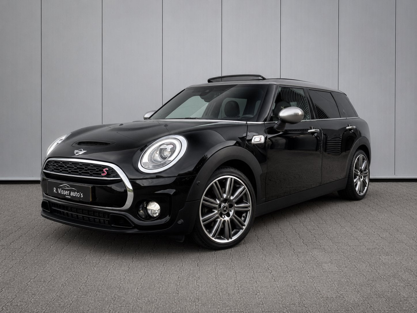 MINI Cooper S 2.0 Clubman Pano/HK/CarPlay/NAP, Auto's, Mini, Zwart, 17 km/l, 1300 kg, 5 stoelen