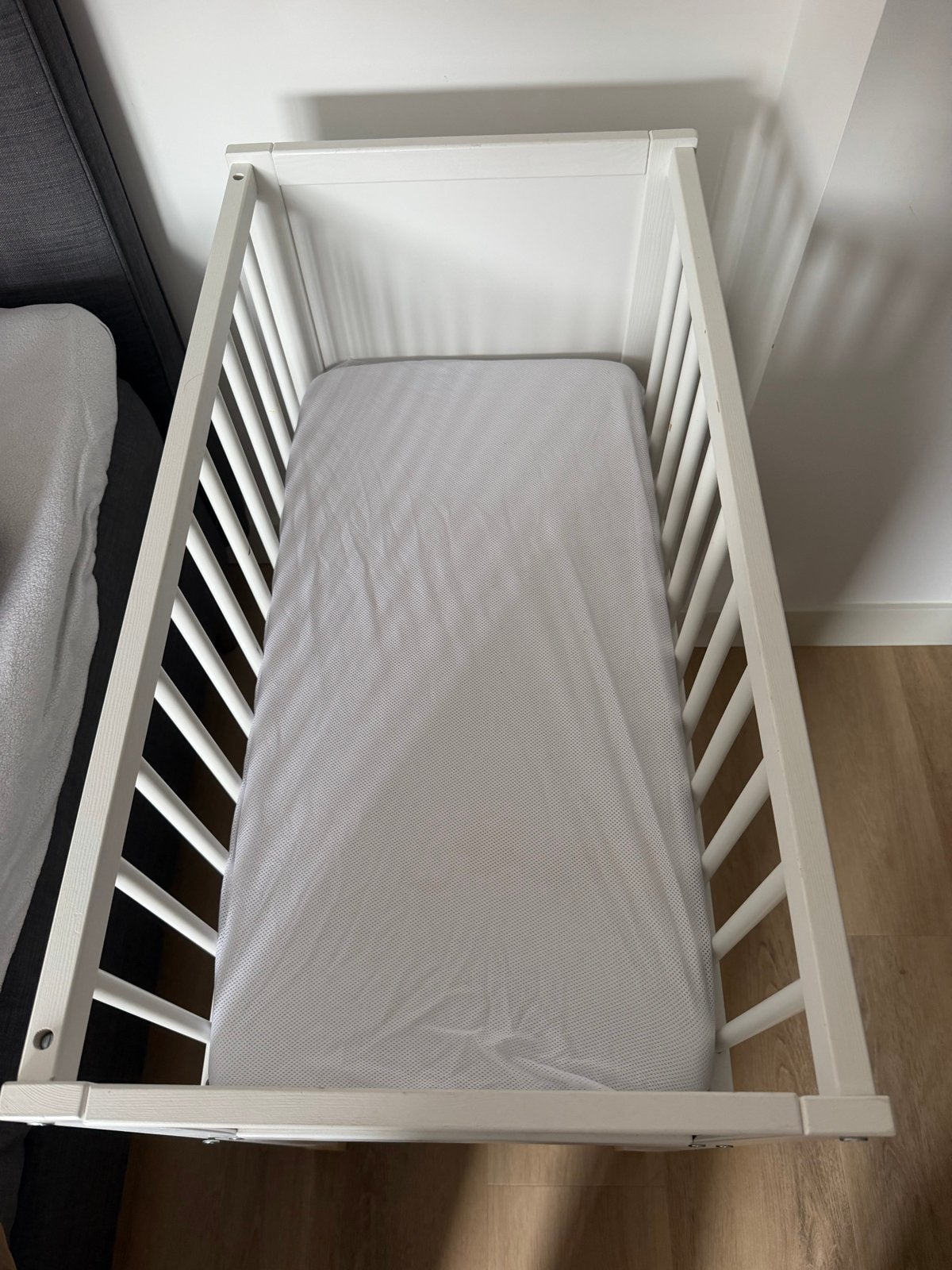 IKEA co-sleeper met speciaal matrasovertrek, Ophalen, Zo goed als nieuw, Wieg