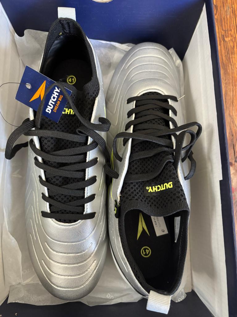 Nieuwe Dutchy voetbalschoenen maat 41, Ophalen of Verzenden, Nieuw, Schoenen