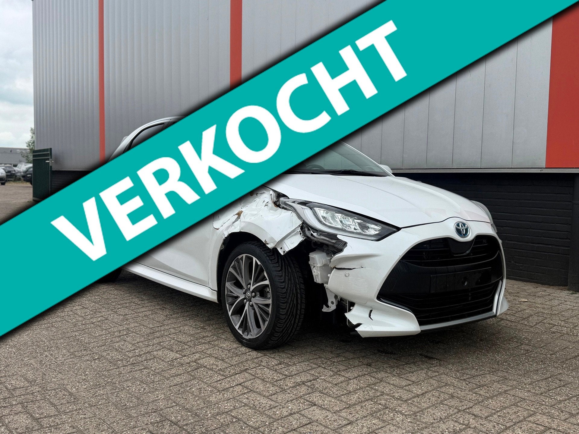 Toyota Yaris 1.5 Hybrid Dynamic GLASDAK BTW AUTO, Auto diversen, Schadeauto's, Overige brandstoffen, Toyota, Hatchback