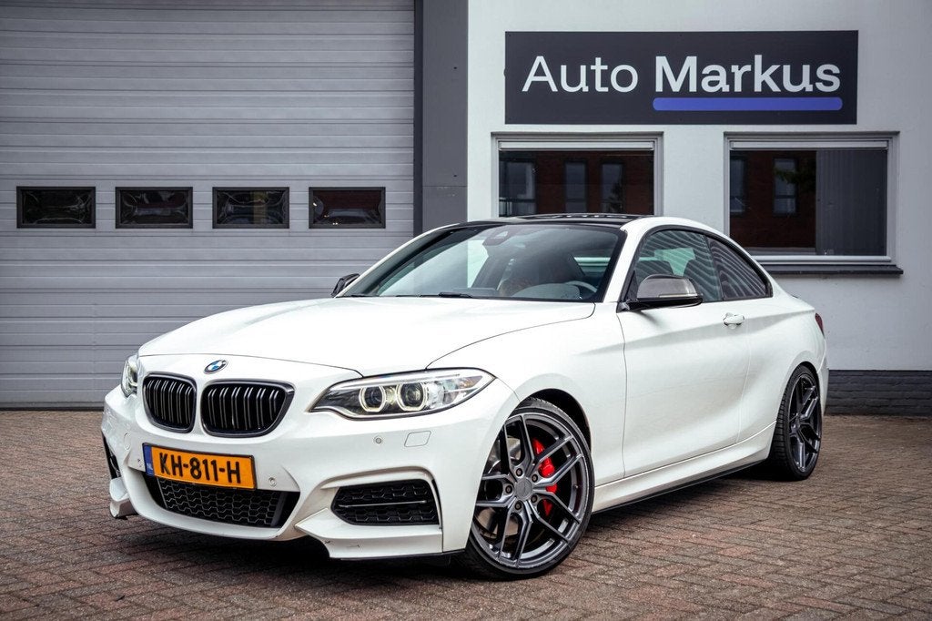 BMW 2-serie Coupé M235i xDrive|HarmanKardon|M-Performace u, Auto's, BMW, Gebruikt, Euro 6, 4 stoelen, Wit