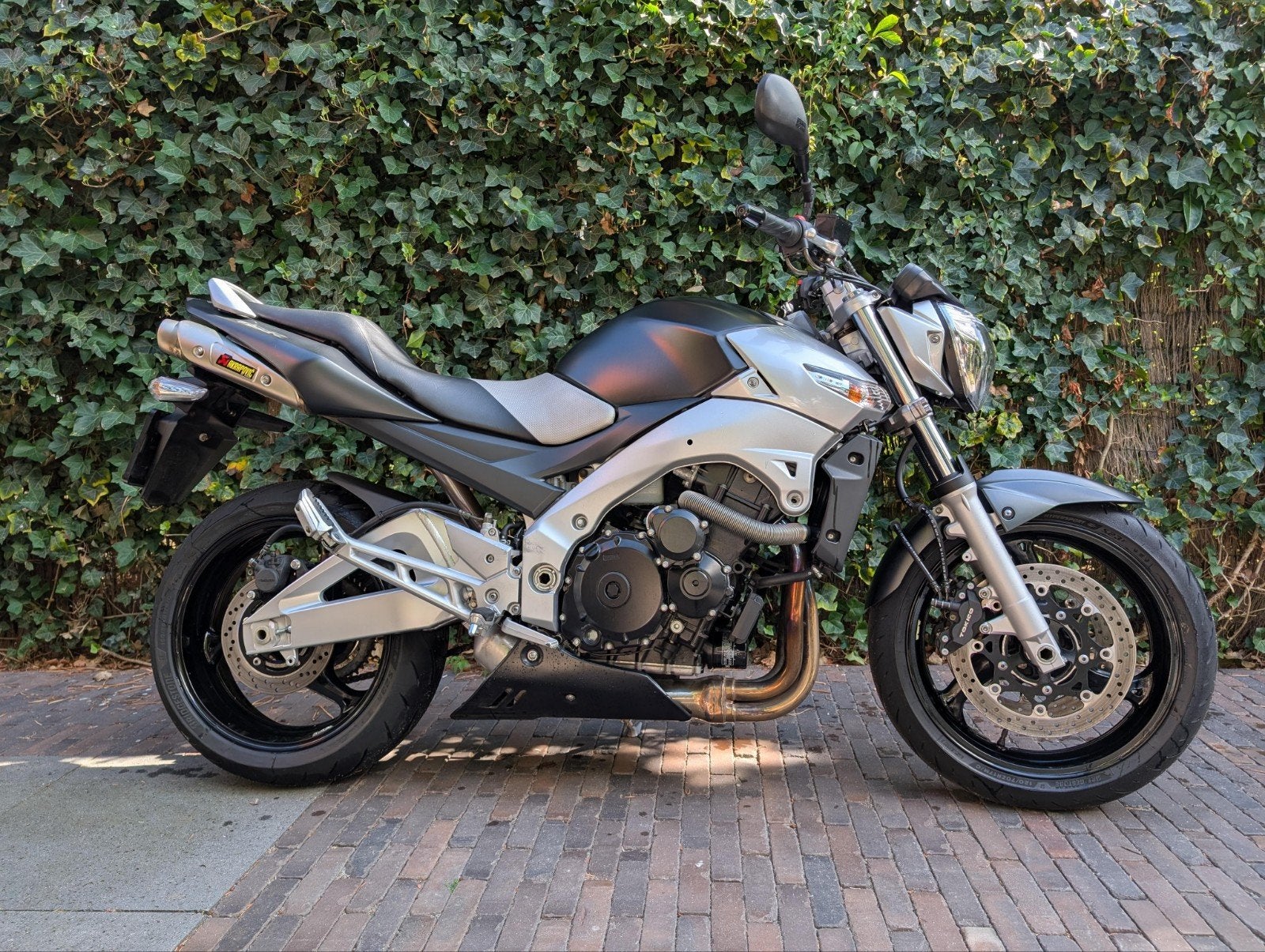 GSR600 Suzuki GSR 600 Naked Bike met Akrapovic uitlaat, Sportuitlaat, 4 cilinders, Motorrijbewijs A, Gebruikt