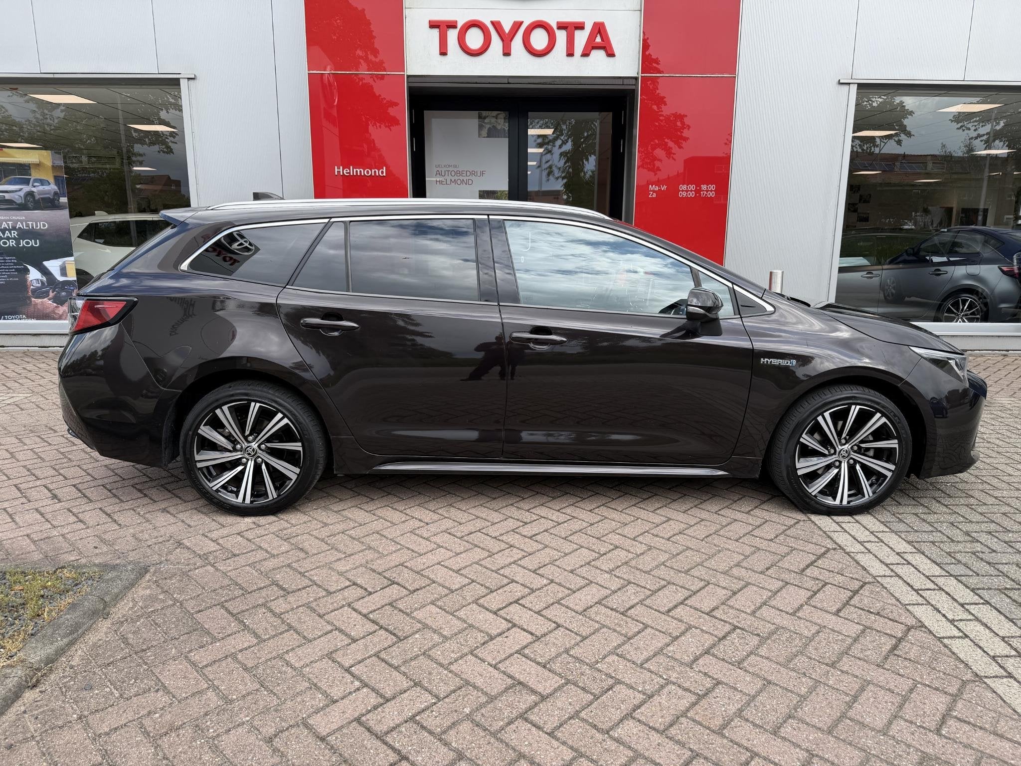 Foto 2 van Toyota Corolla Touring Sports 1.8 Hybrid Dynamic 1e eigenaar