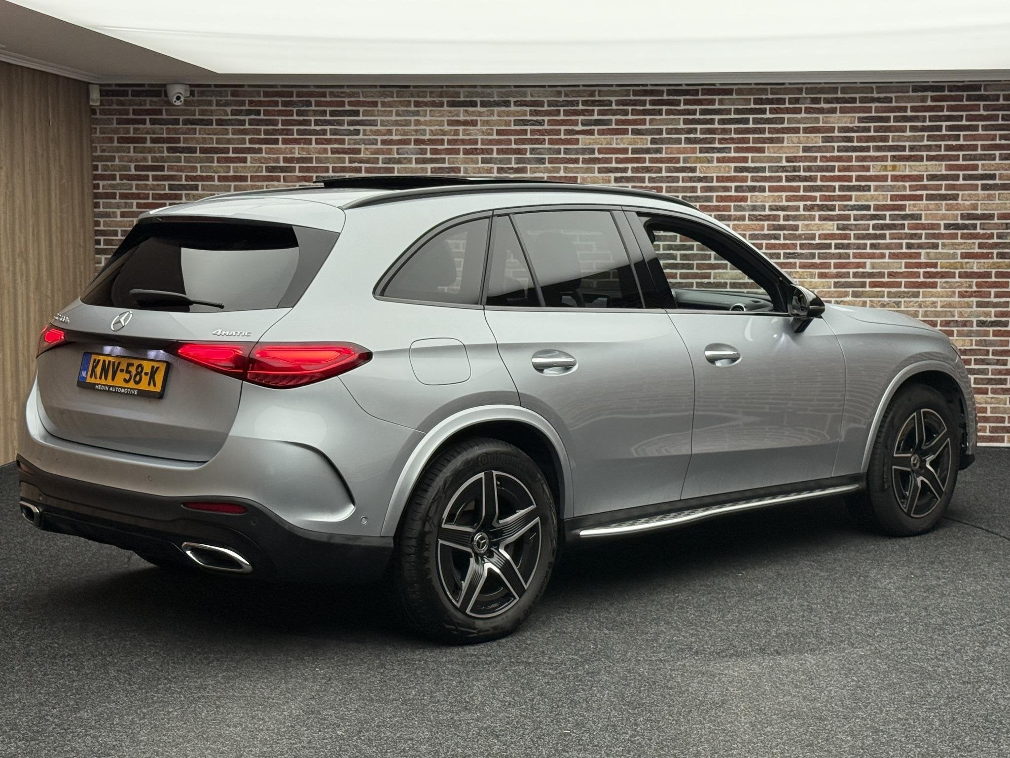Mercedes-Benz GLC-klasse 400e 4MATIC AMG Line | Pano | 360 |, Auto's, Automaat, Dealer onderhouden, Gebruikt, 4 cilinders