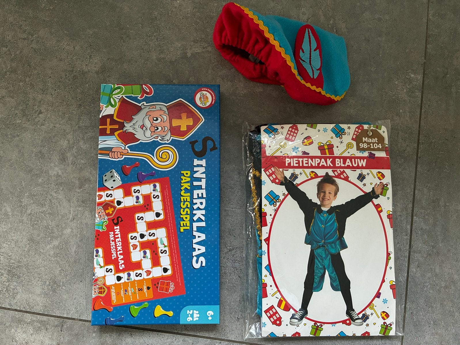 Pietenpak blauw maat 98-104 en Sinterklaasspel nieuw!, Ophalen of Verzenden, Nieuw