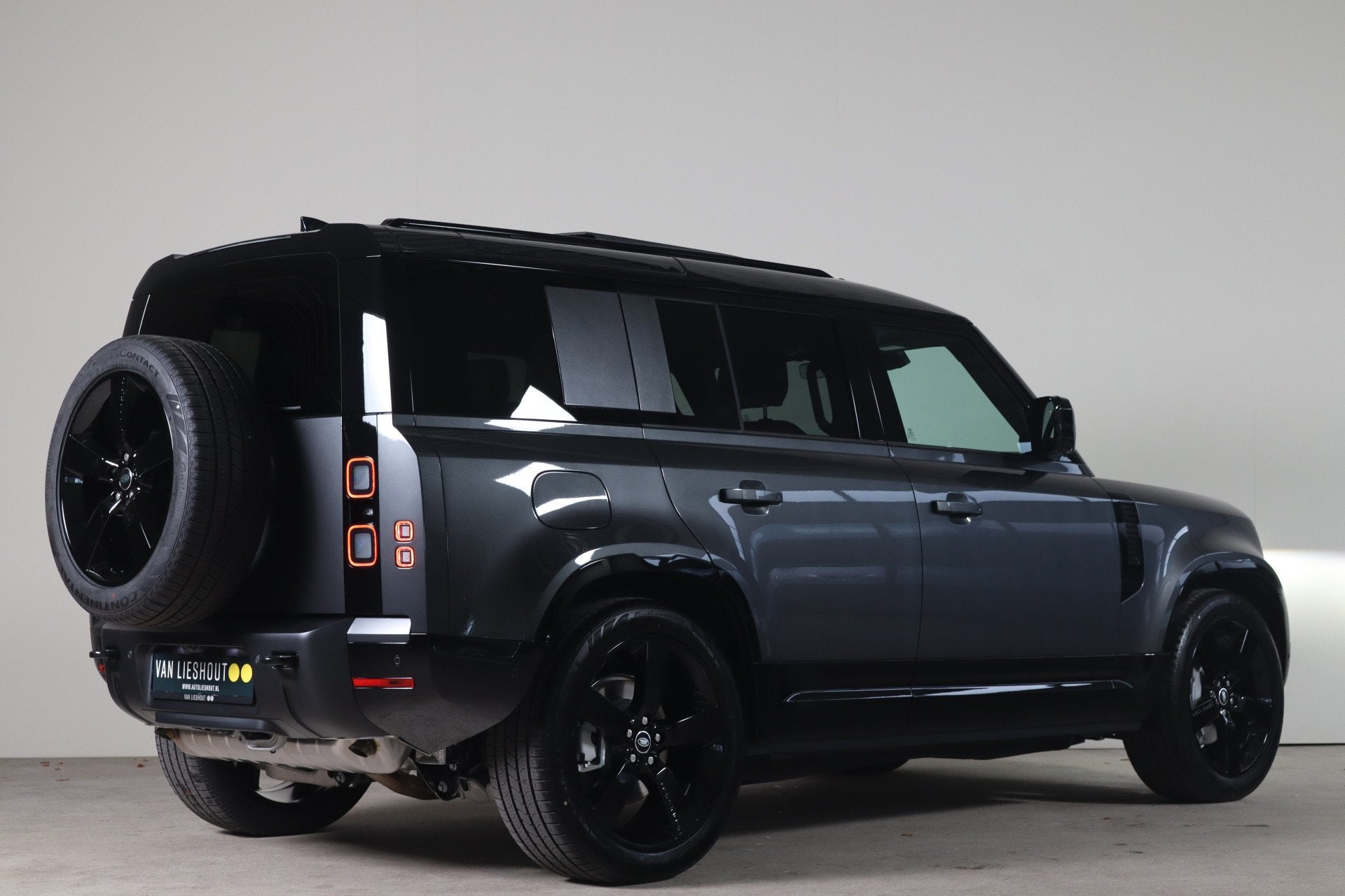 Land Rover Defender 110 2.0 P300e 110 X-Dynamic SE Stoel+stu, Automaat, Gebruikt, 4 cilinders, 38 km/l