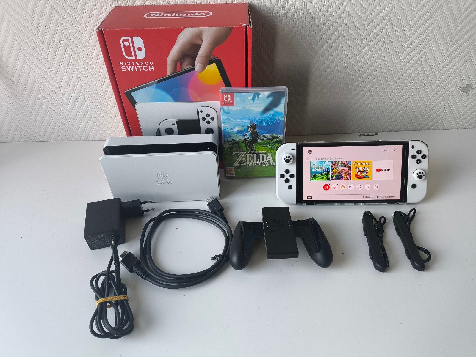 Nintendo Switch OLED met Zelda: Breath of the Wild, Switch OLED, Met games, Met 2 controllers, Ophalen of Verzenden