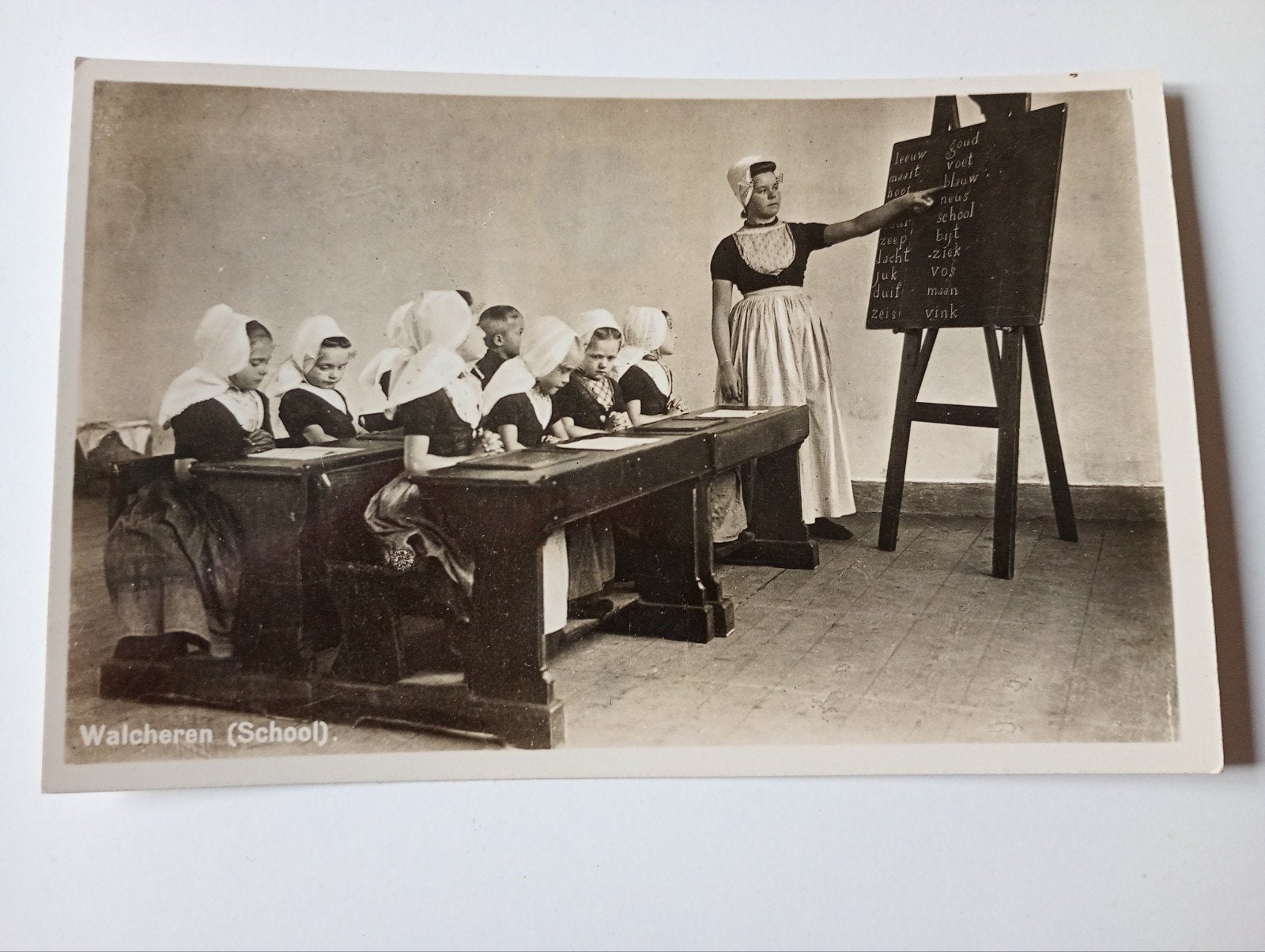 Zeeland Walcheren School met Klederdracht, Ophalen of Verzenden, 1920 tot 1940, Ongelopen, Zeeland