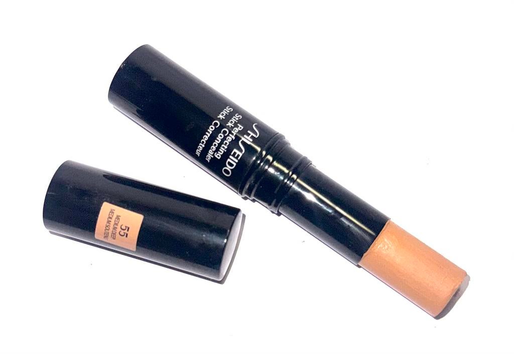 Shiseido stick concealer 55 medium deep, Ophalen of Verzenden, Zo goed als nieuw, Beige, Gehele gezicht