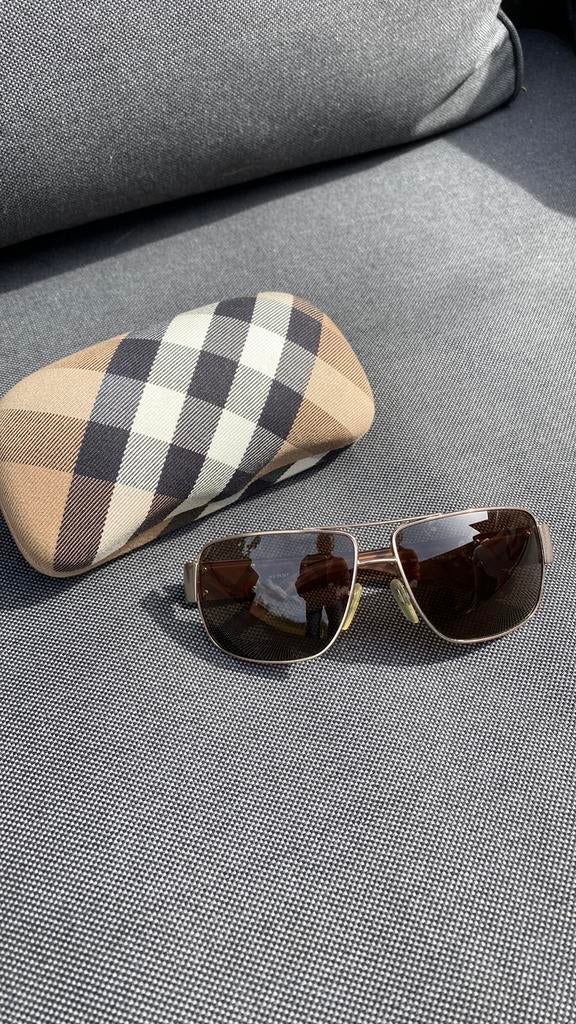Burberry zonnebril incl koker originele, Ophalen of Verzenden, Zo goed als nieuw, Bruin, Overige merken