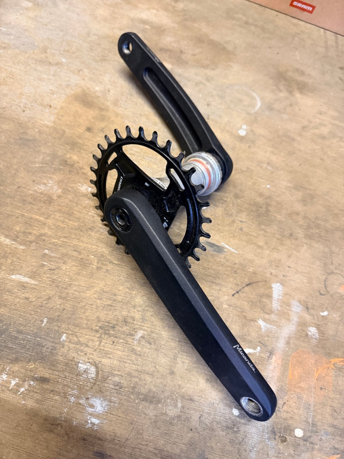 Canyon Miranda crankstel incl. Race Face trapas (z.g.a.n.), Crankstel of Pedalen, Ophalen of Verzenden, Zo goed als nieuw, Aluminium