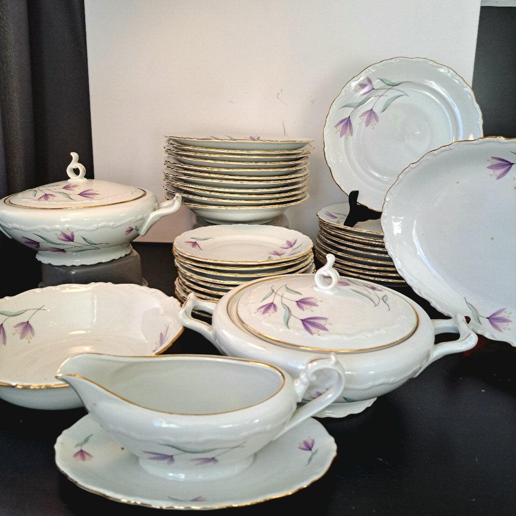 35-Delig "Epiag" Antiek Porselein Servies met Paarse Tulpen, Ophalen, Zo goed als nieuw, Porselein, Overige stijlen