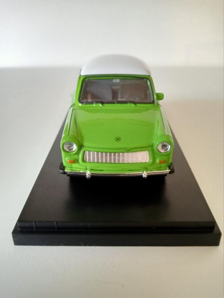 Trabant 601 modelauto - Groen met wit dak, Ophalen of Verzenden, Nieuw, Auto, Overige merken