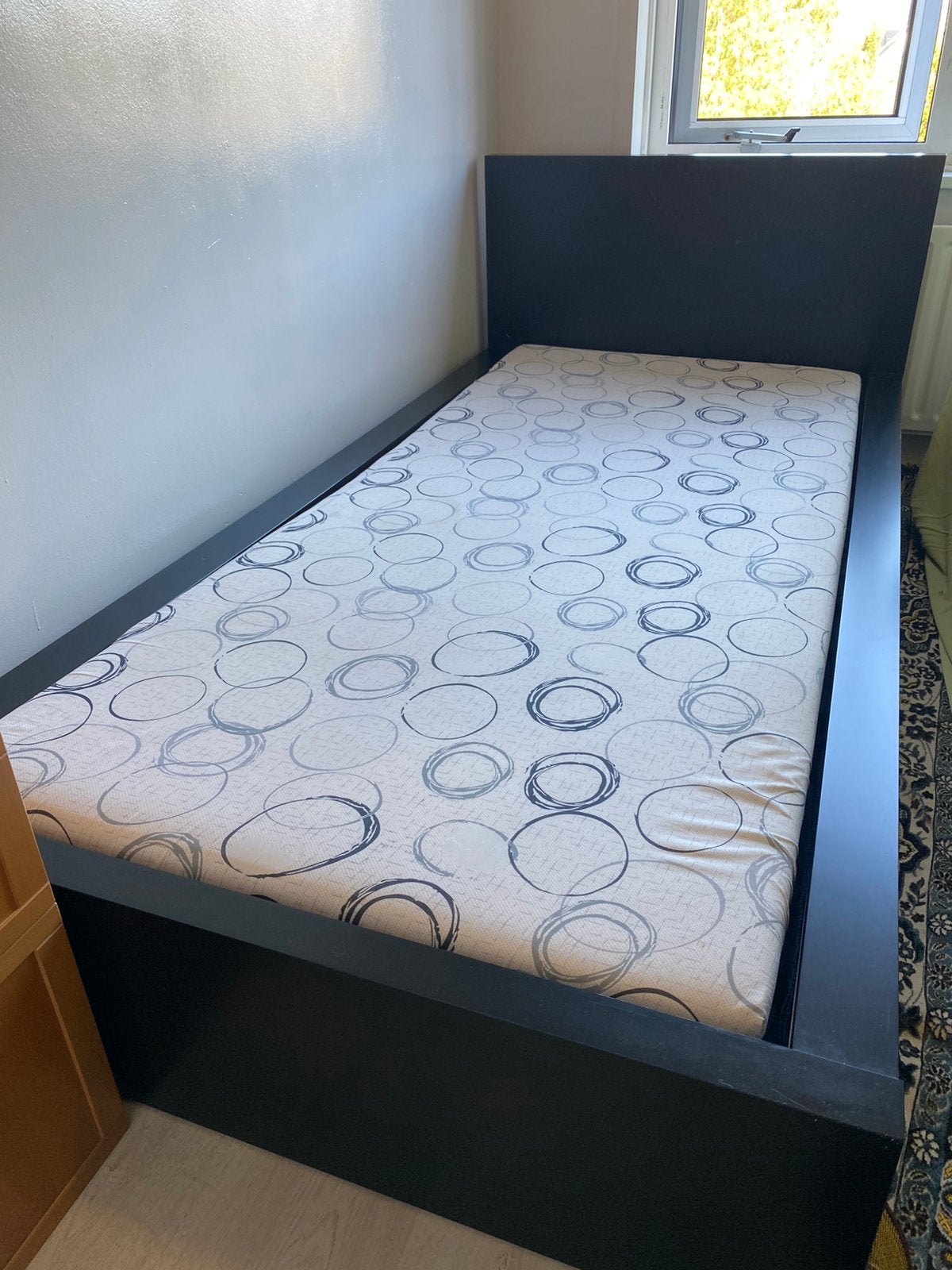 IKEA MALM Bedframe – Zwart – 90x200 cm (incl. lattenbodem), Ophalen, 90 cm, Eenpersoons, Zwart