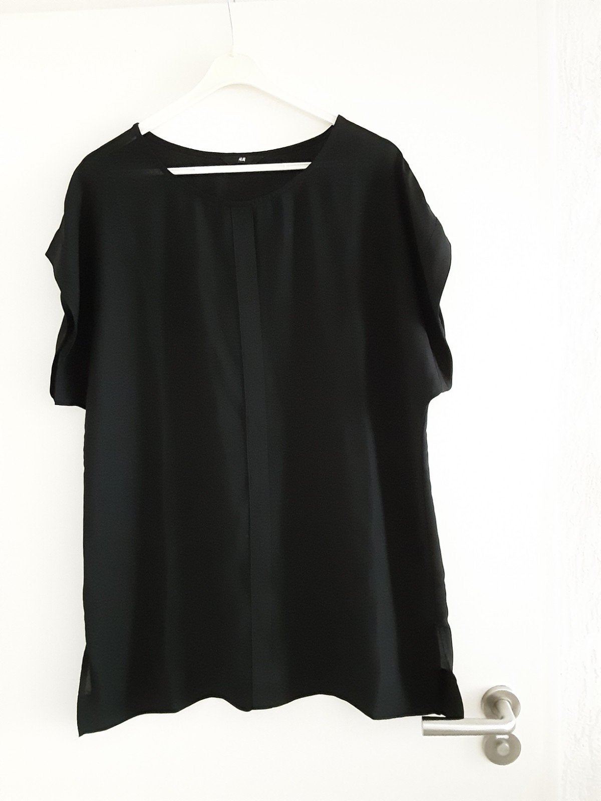H&M Zwarte Blouse met Korte Mouwen - Maat 44, Kleding | Dames, T-shirts, H&M, Zwart, Maat 42/44 (L), Ophalen of Verzenden