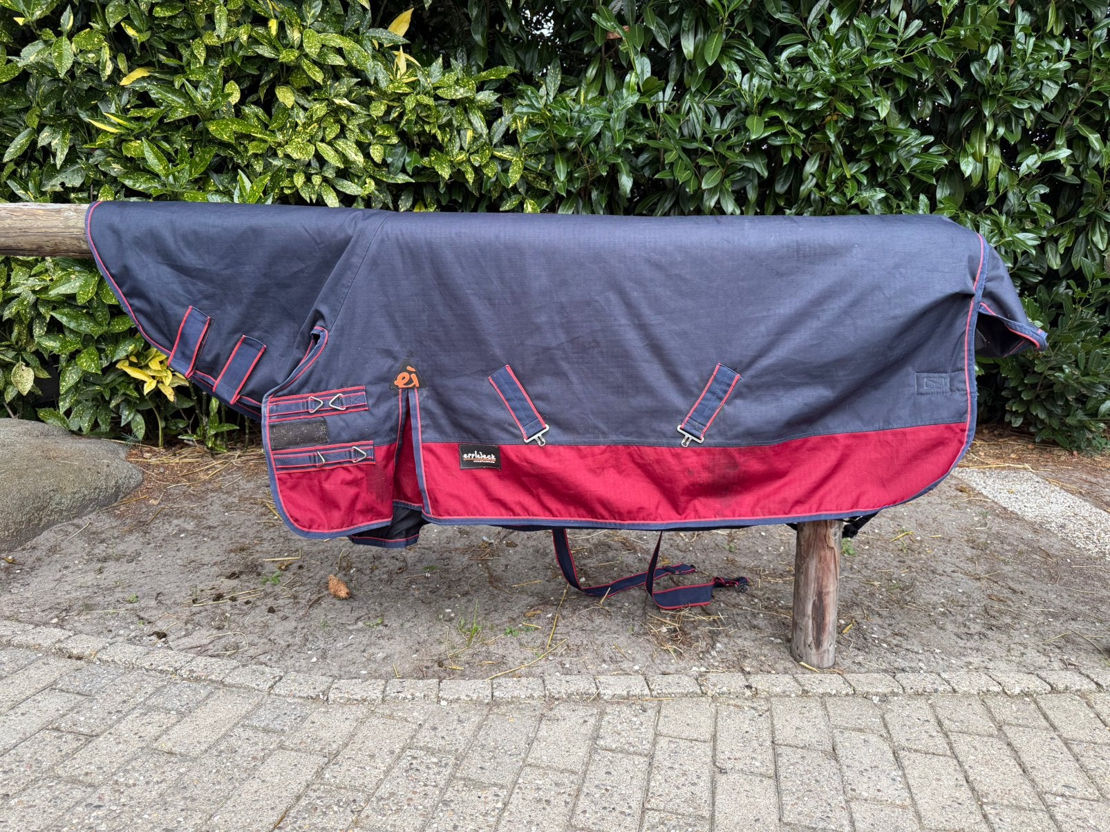 Outdoor halsdeken donkerblauw-rood maat 95/145, Dieren en Toebehoren, Ophalen of Verzenden, Gebruikt