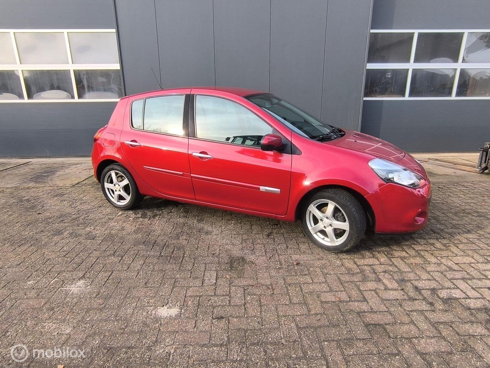Renault Clio 1.2 TCe Dynamique, Voorwielaandrijving, Gebruikt, 4 cilinders, 49 €/maand
