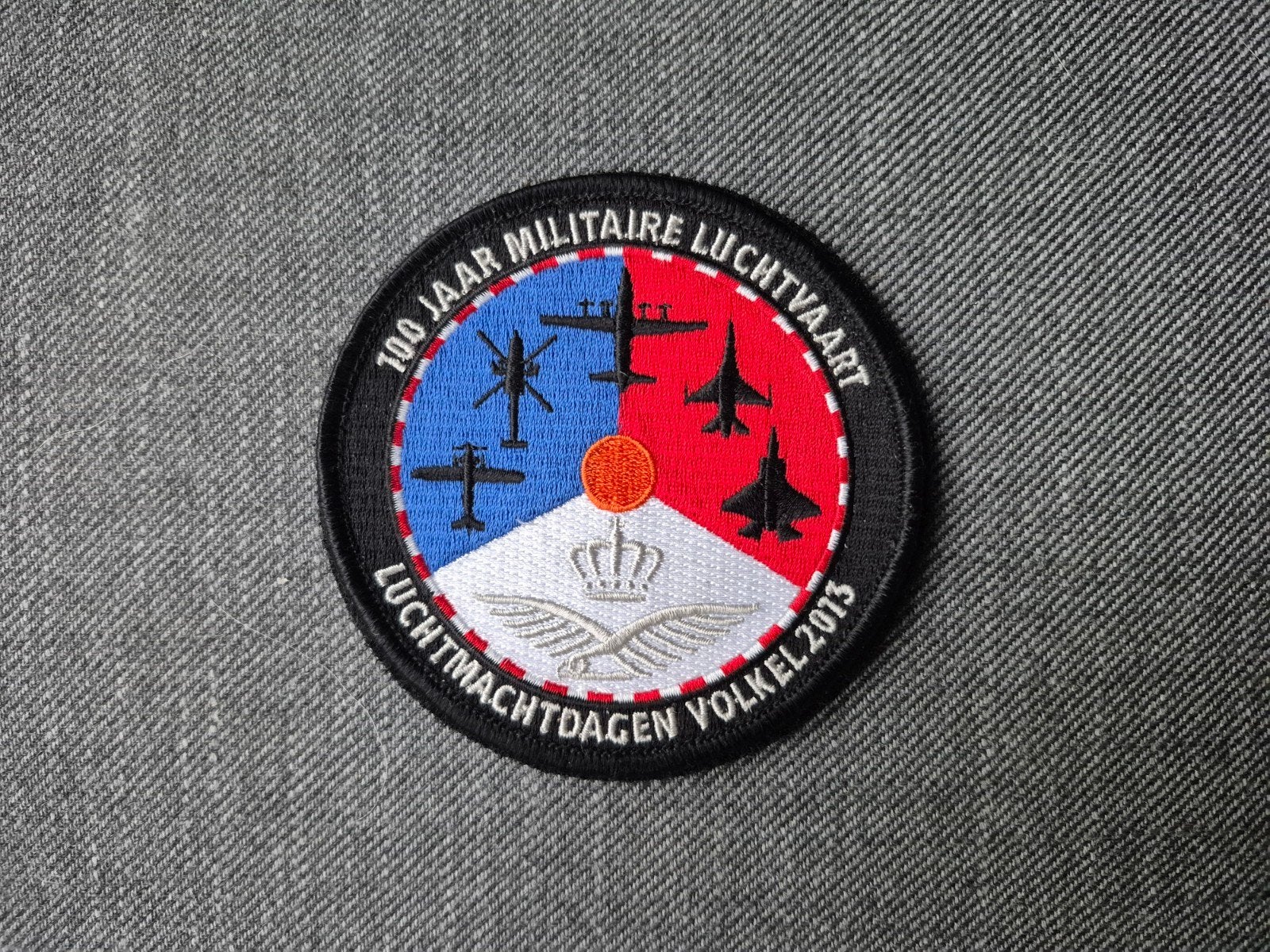 Patch 100 Jaar Militaire Luchtvaart Luchtmachtdagen Volkel, Verzamelen, Ophalen of Verzenden, Luchtmacht, Nederland, Embleem of Badge