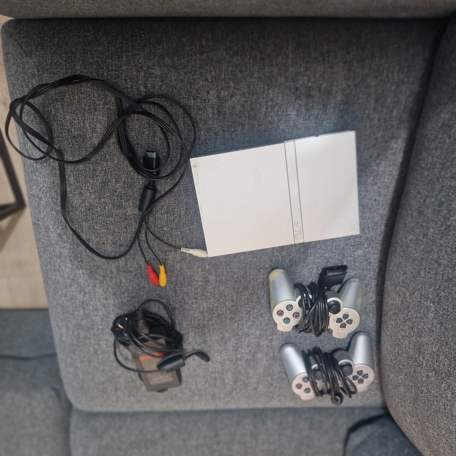 playstation 2 slim zilver, Spelcomputers en Games, Ophalen of Verzenden, Met 2 controllers