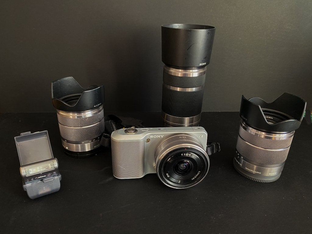 SONY Nex-3 camera met 4 lenzen, flitser etc., Beeldstabilisatie, Ophalen of Verzenden, Zo goed als nieuw, Oplader