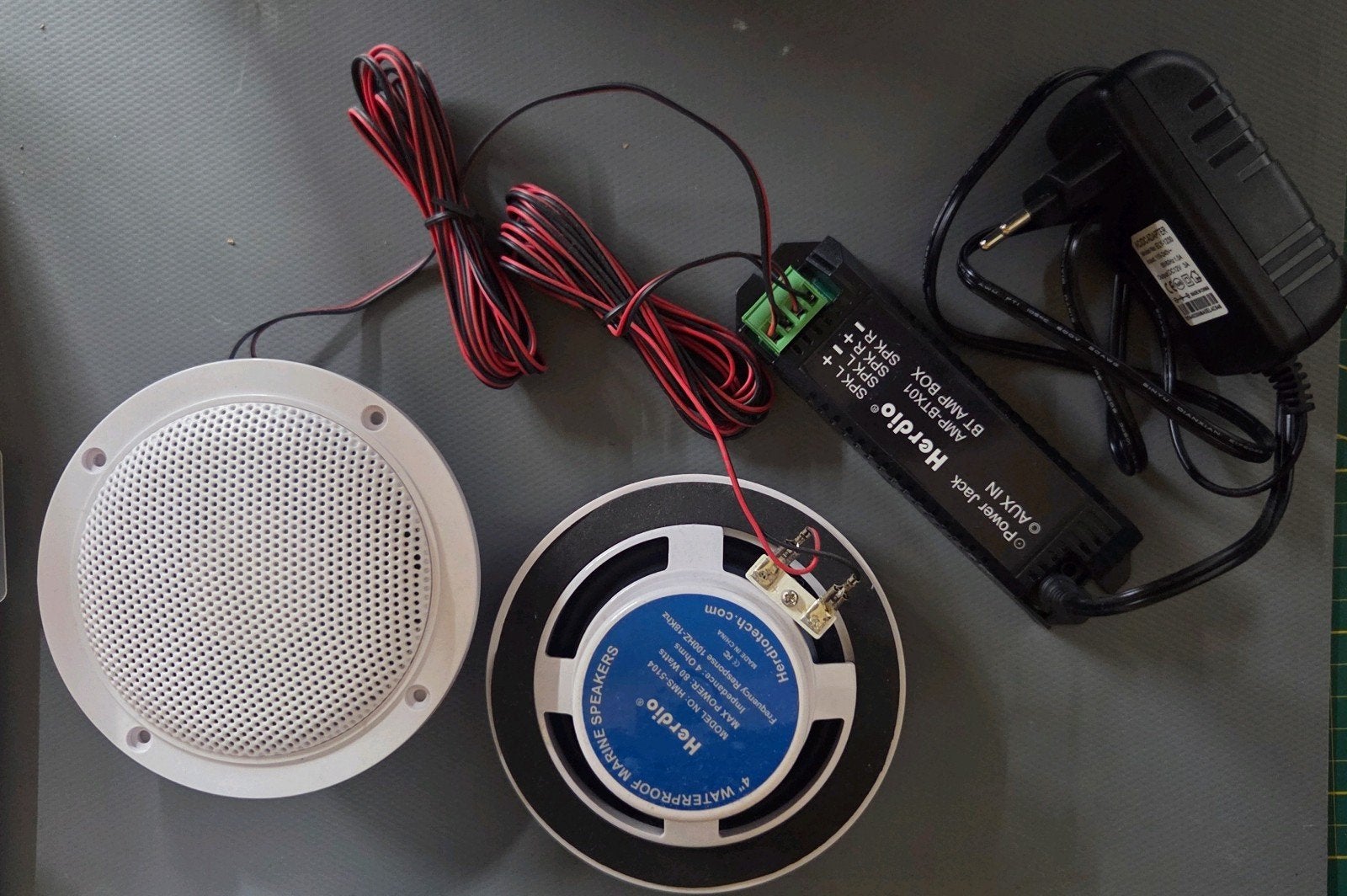NIEUW waterdichte witte speakerset IP66 160 Watt, Inclusief kabels, Nieuw, Ophalen of Verzenden, 150 watt of meer