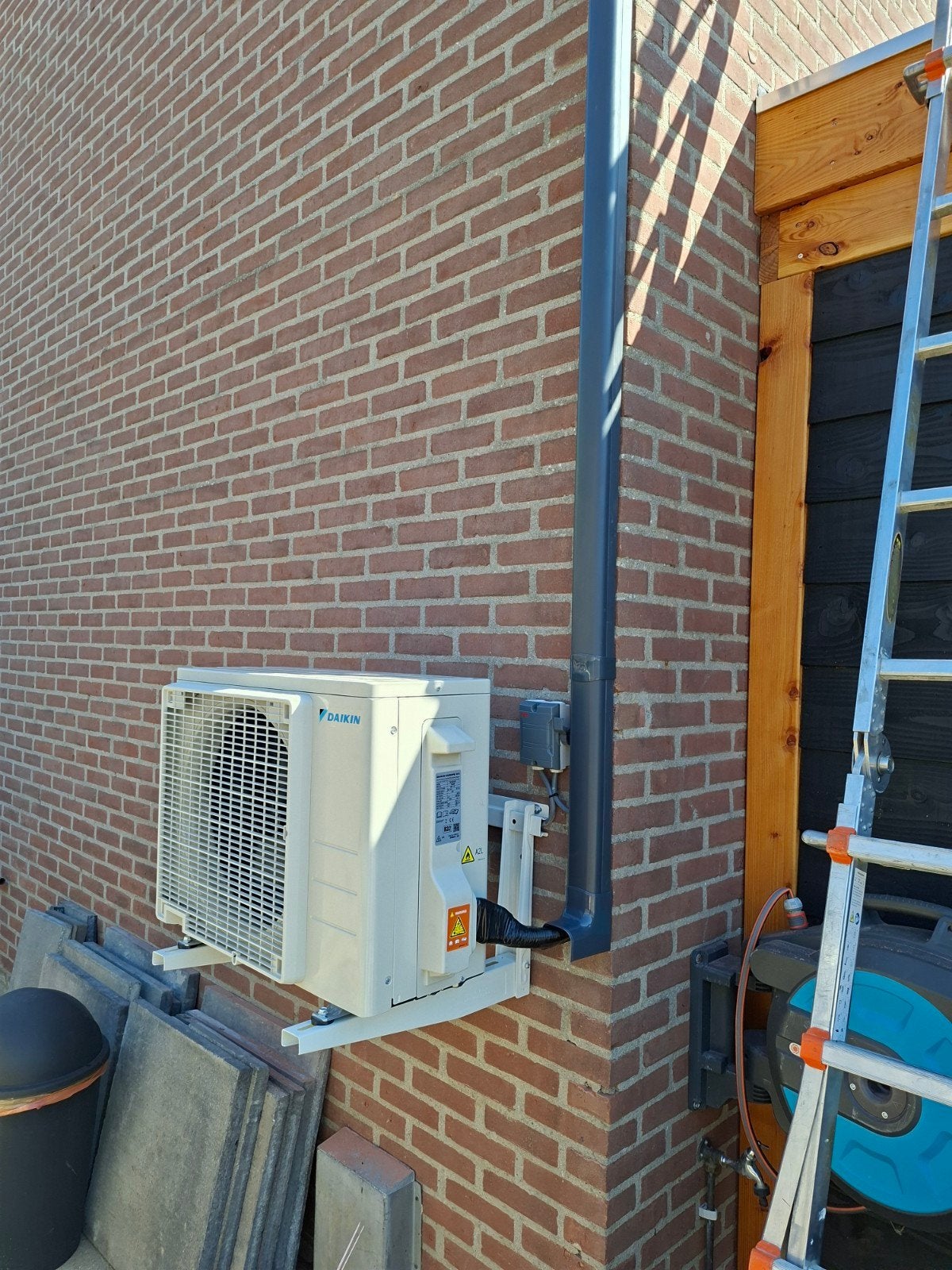 airco/f gassen  monteurs kunnen u van dienst zijn, Ophalen of Verzenden