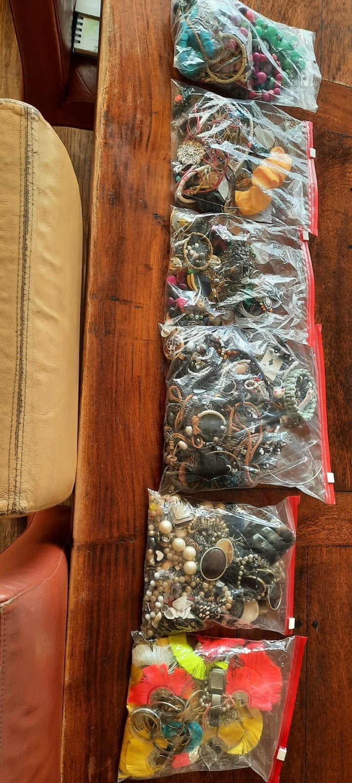 Grote partij sieraden: loop en sloop uit inboedel, Ophalen of Verzenden