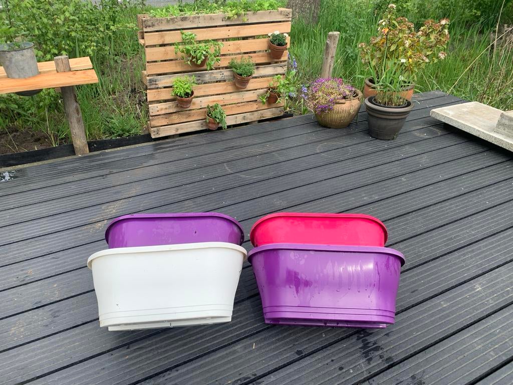 4 vrolijke balkonbakken Elho 18,0L, Ophalen, Kunststof, Gebruikt, Minder dan 30 cm