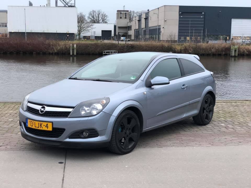 Opel Astra 1.6 16V GTC 85KW 2010 Grijs, Auto's, Voorwielaandrijving, 625 kg, 4 cilinders, 49 €/maand