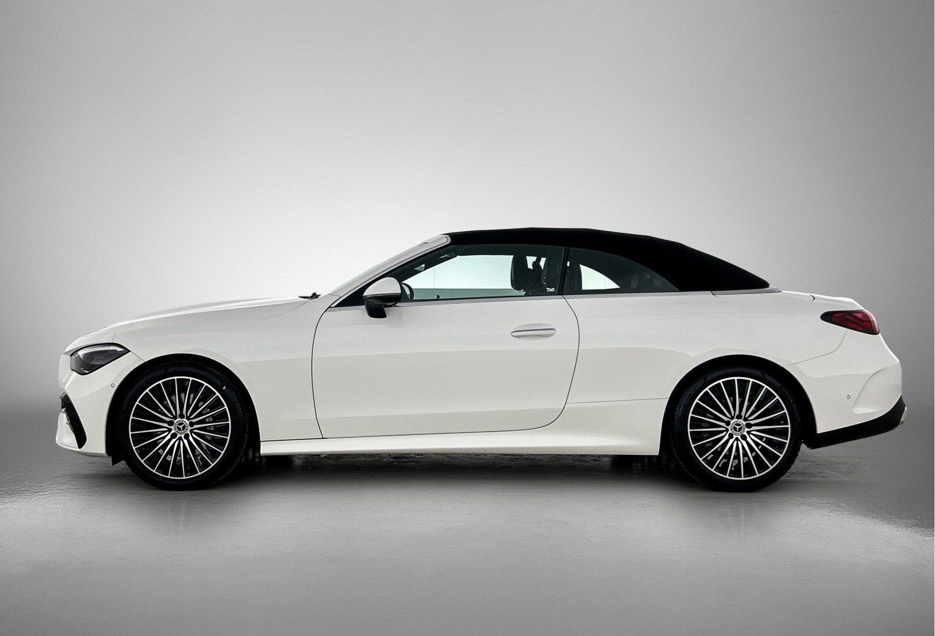 Mercedes-Benz CLE Cabriolet 180 AMG Sportpakket | Airscarf |, Auto's, Automaat, 12 maanden, 4 cilinders, 4 stoelen