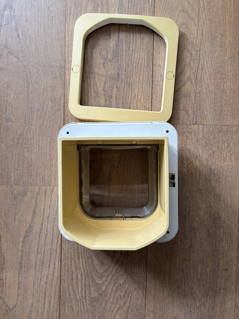 Sureflap connect catflap microchip kattenluikje, Dieren en Toebehoren, Ophalen of Verzenden, Gebruikt