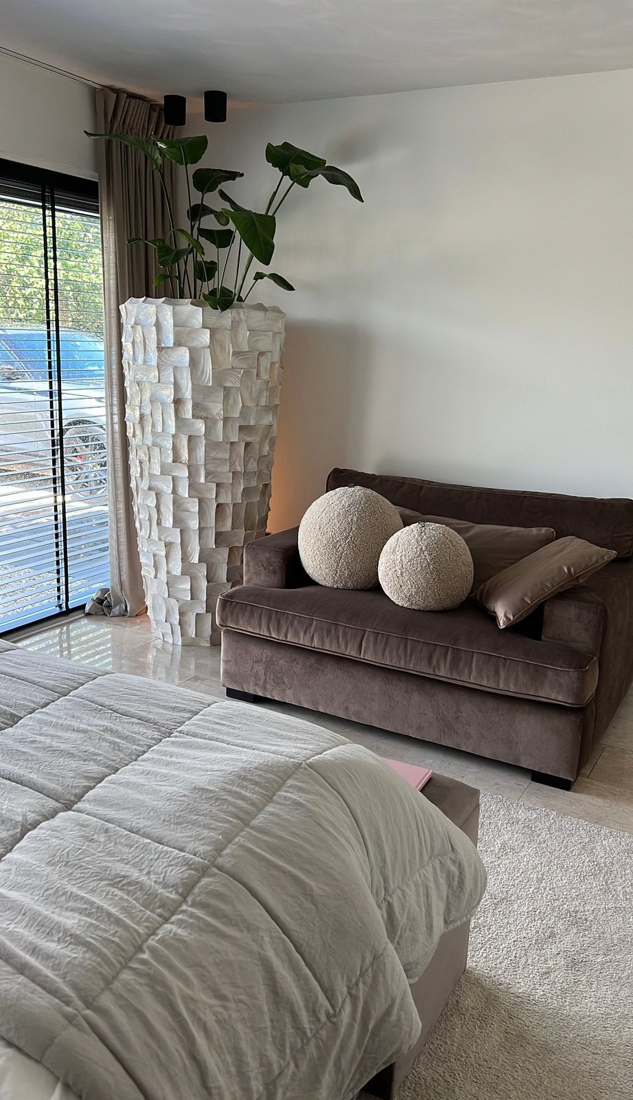 Loveseat 2 persoons bankje taupe/bruin velvet, Tweepersoons, 75 tot 100 cm, Ophalen of Verzenden, Zo goed als nieuw