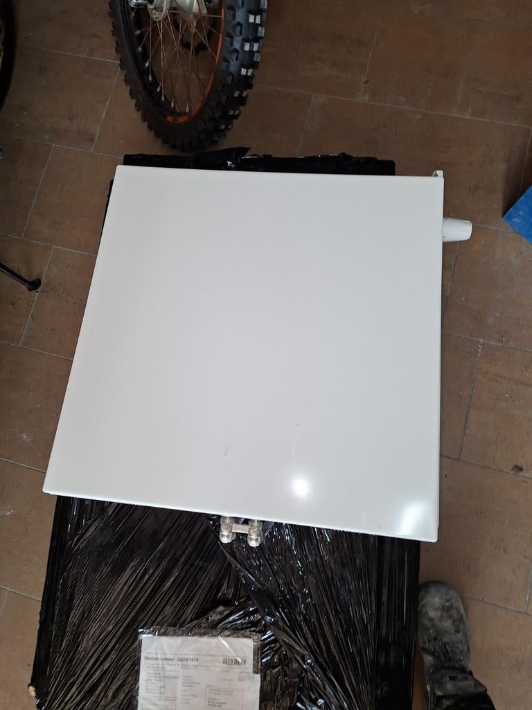 Thermrad Radiator met Thermostaatknop, Ophalen, 30 tot 80 cm, Radiator, Zo goed als nieuw