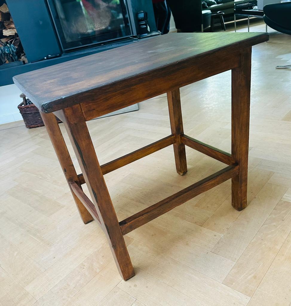 Leuk Antiek walnotenhout bijzet tafeltje, Antiek en Kunst, Ophalen of Verzenden