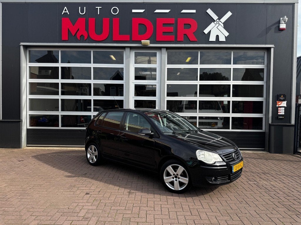 Volkswagen POLO 1.4-16V FSI SPORTLINE / CRUISECONTROL / AIRC, Voorwielaandrijving, 86 pk, 4 cilinders, Bluetooth