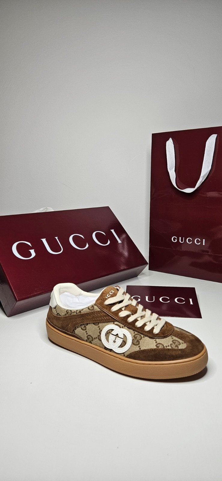 Gucci Sneakers - Bruin met GG-patroon, Kleding | Dames, Ophalen of Verzenden, Nieuw, Bruin, Sneakers of Gympen