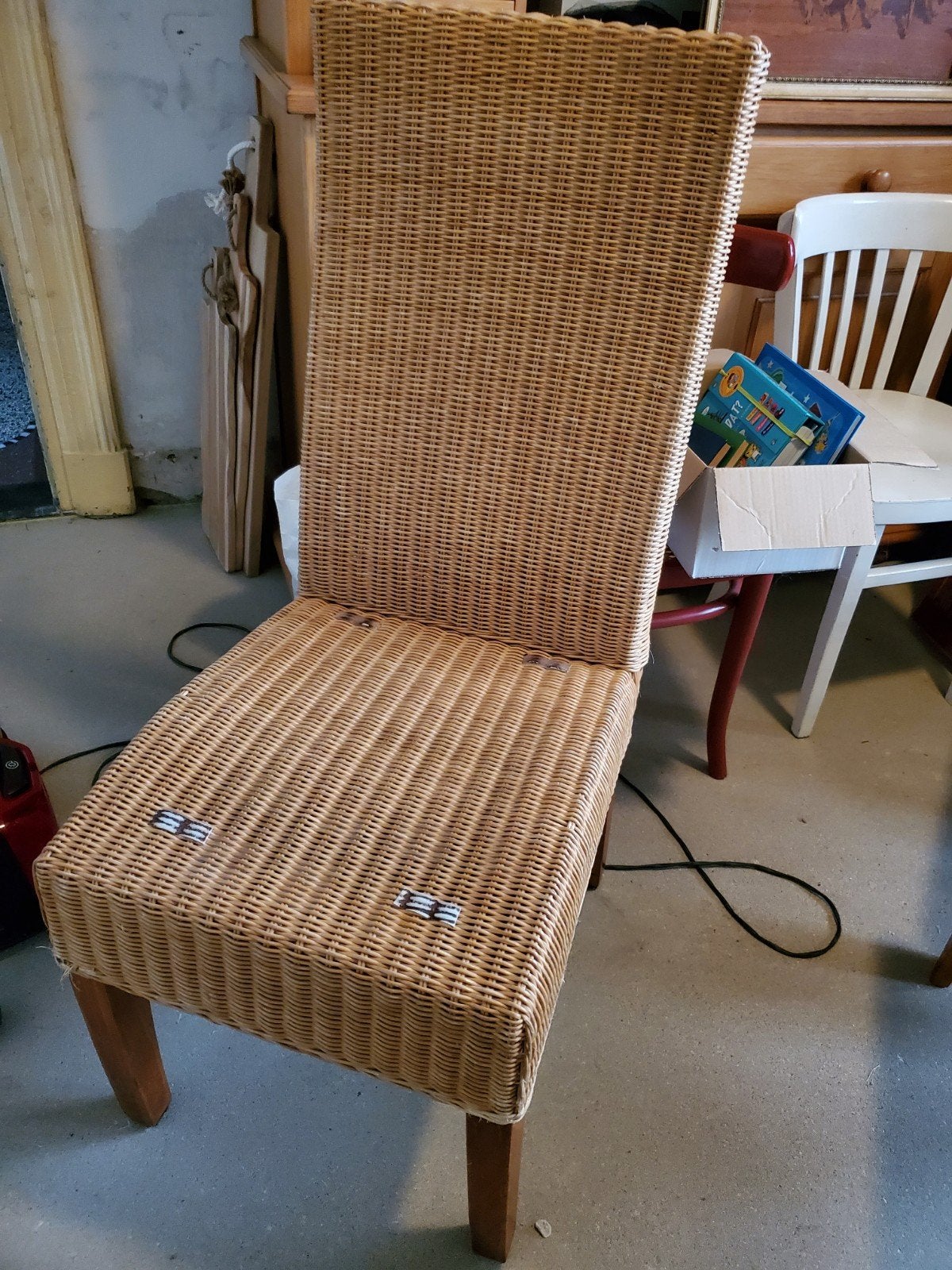 Rotan stoel met houten poten 4 stuks, Ophalen, Gebruikt, Twee, Overige kleuren