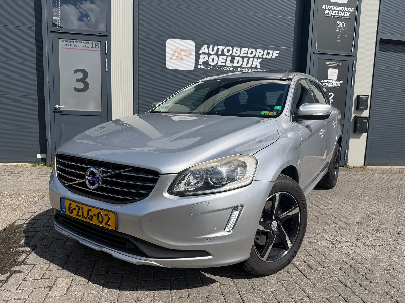 Volvo XC60 2.0 D4 Geartronic 2014 Grijs Pano Xenon Vol, Auto's, Zwart, 4 cilinders, 1634 kg, Leder