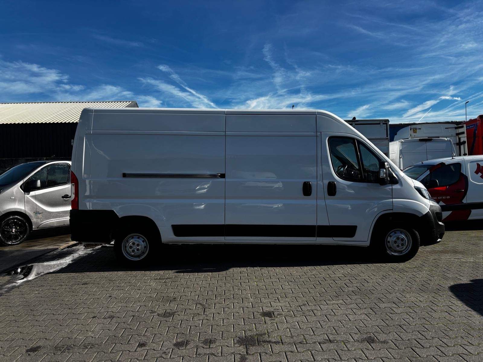 Peugeot Boxer 2.2 BlueHDI L3 H2 Airco Navi 2x Schuifdeur!, Auto's, Voorwielaandrijving, Gebruikt, Euro 6, 4 cilinders