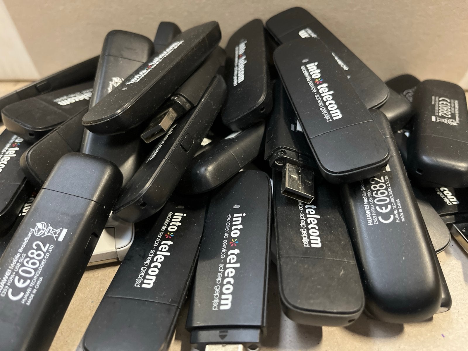 Partij 39x Huawei E353/E367/E3531 & Alcatel OT-X515D USB sti, Universeel, Gebruikt, Overige typen, Onbekend