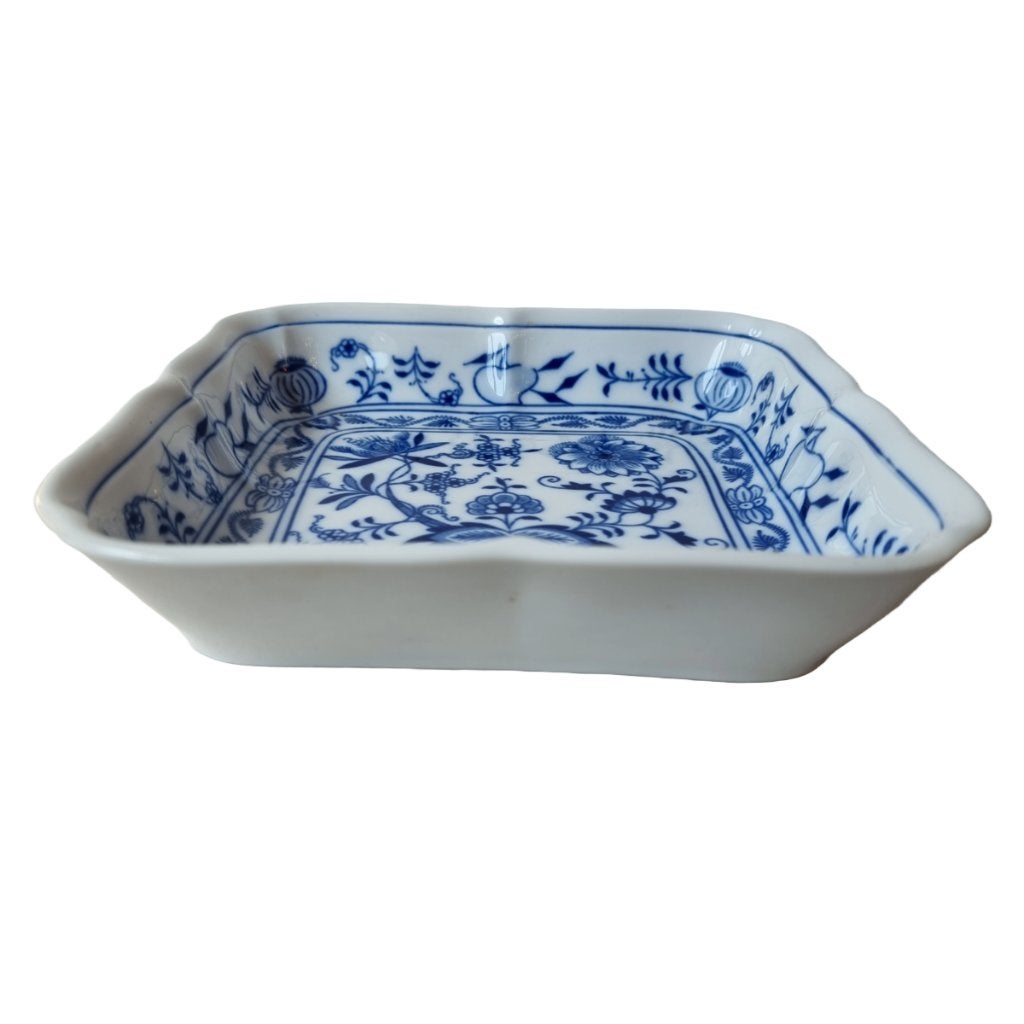 Vintage porseleinen “Zwiebelmuster” schaal, midden 20e eeuw, Gebruikt, Ophalen of Verzenden, Schaal of Schalen, Overige stijlen