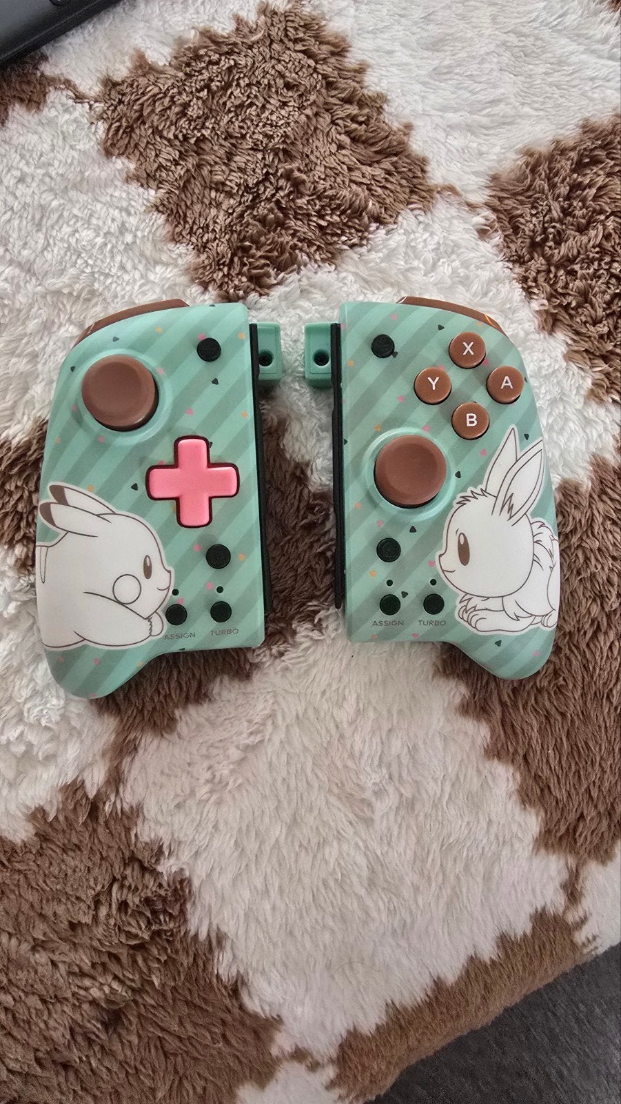 Hori Split Pad Compact Pikachu & Eevee Nintendo Switch, Ophalen of Verzenden, Zo goed als nieuw, Met 2 controllers, Switch Original