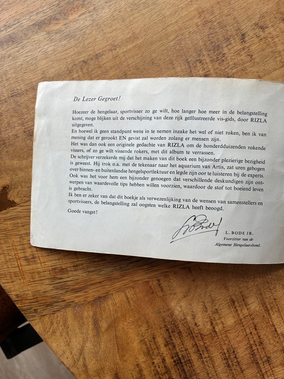 Vintage Rizla Visgids: Zo moet je vissen! (1950s), Ophalen of Verzenden, Gelezen, Watersport en Hengelsport