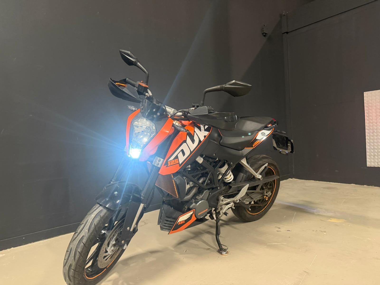 KTM Duke 125, Bedrijf, Naked bike