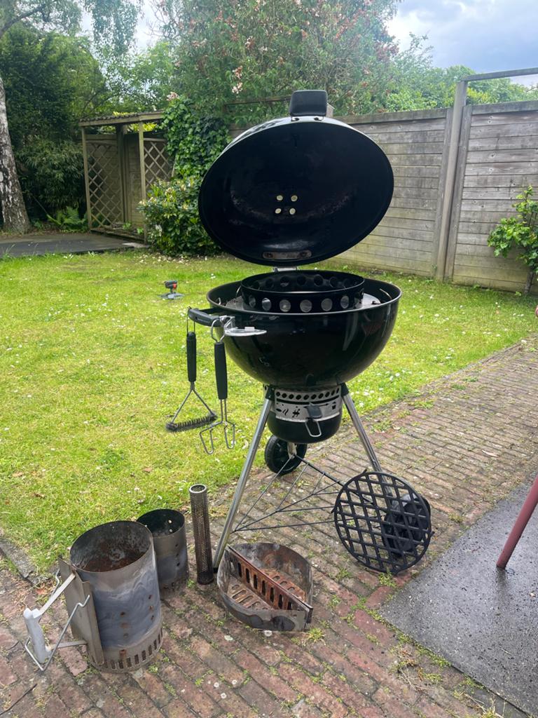 Weber Master-Touch GBS E-5750 incl. hoes, Ophalen of Verzenden, Gebruikt, Met accessoires